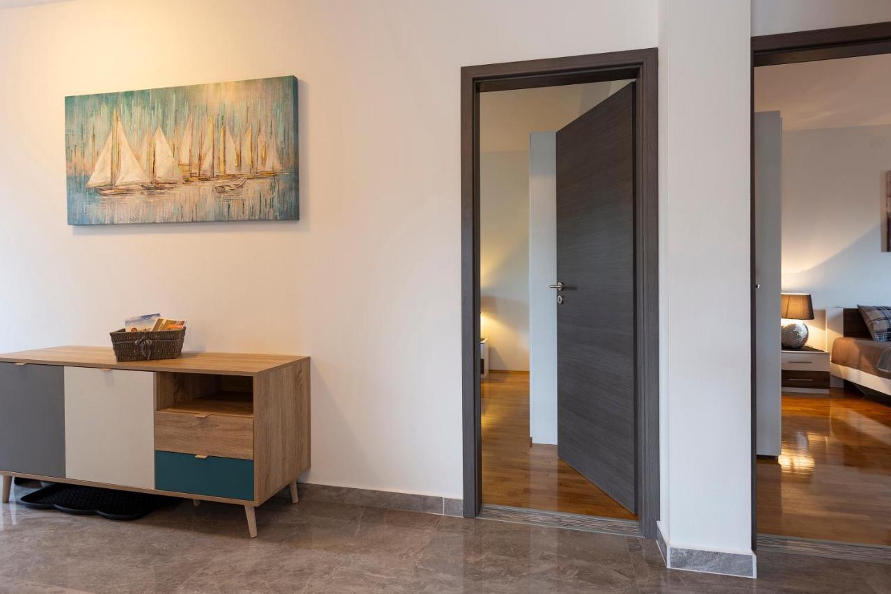 Apartmani Karoca 3 พูลา ภายนอก รูปภาพ