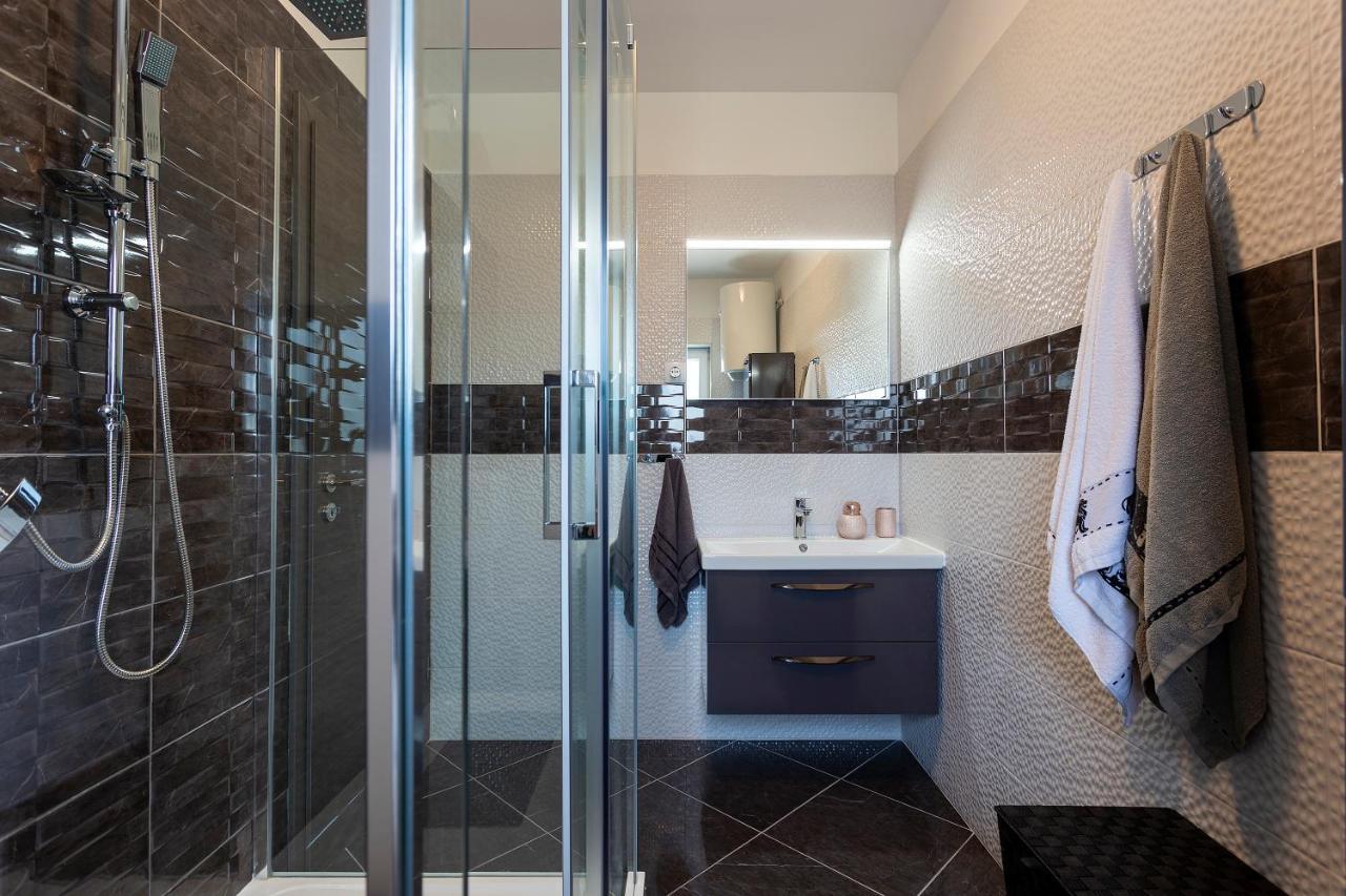 Apartmani Karoca 3 พูลา ภายนอก รูปภาพ