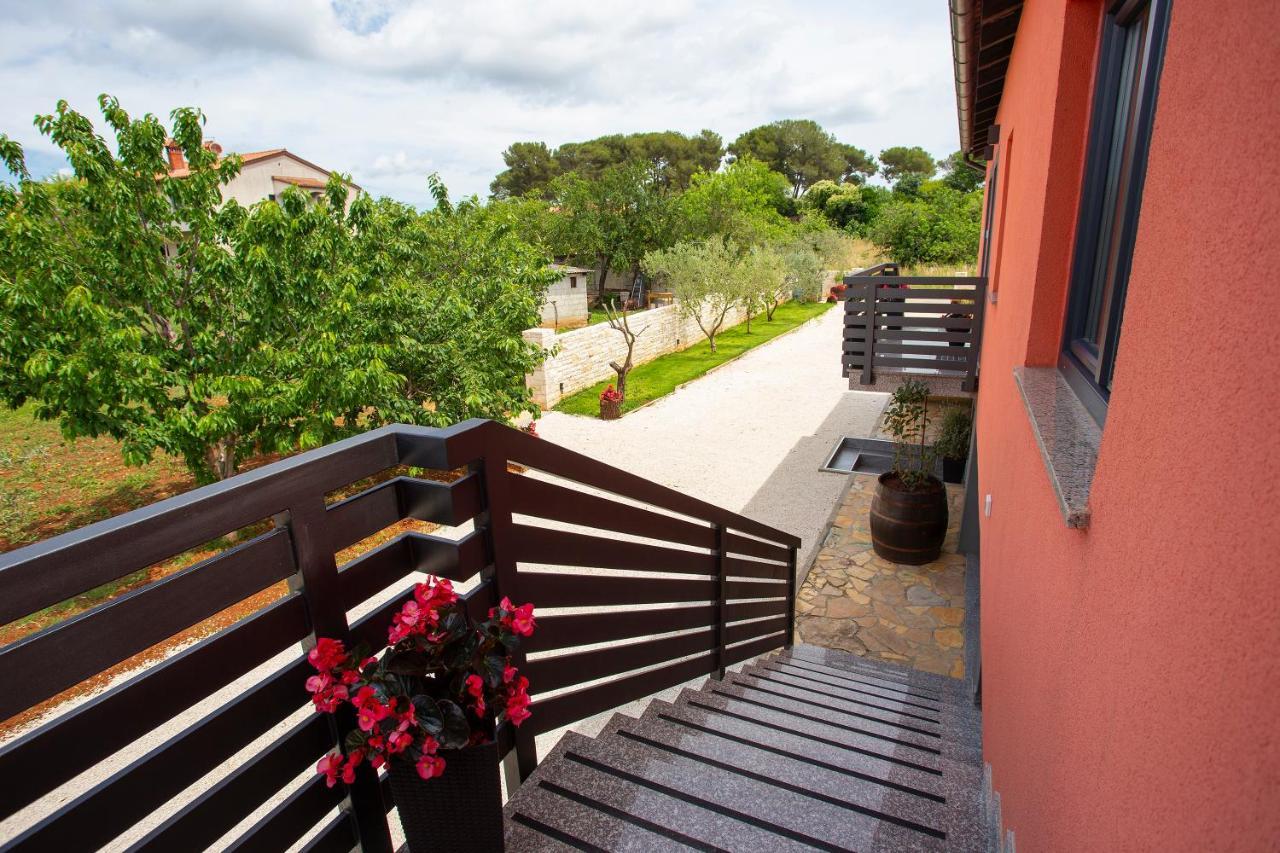 Apartmani Karoca 3 พูลา ภายนอก รูปภาพ